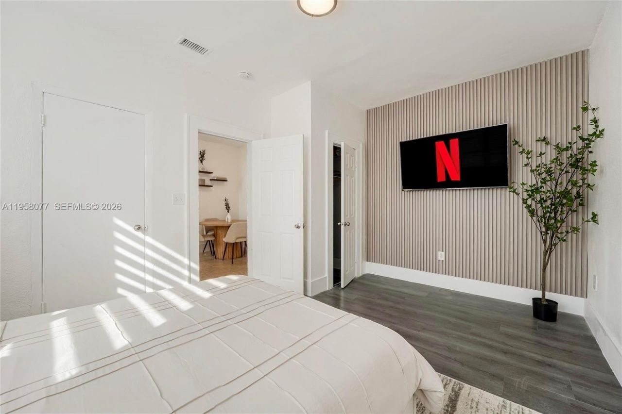 301 SW 10th Ave , Unit 8, Miami, FL 33130 Photo