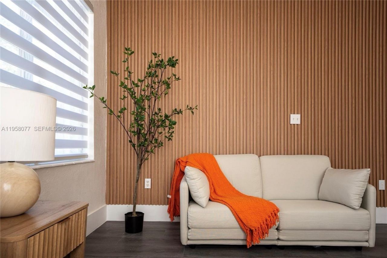 301 SW 10th Ave , Unit 8, Miami, FL 33130 Photo