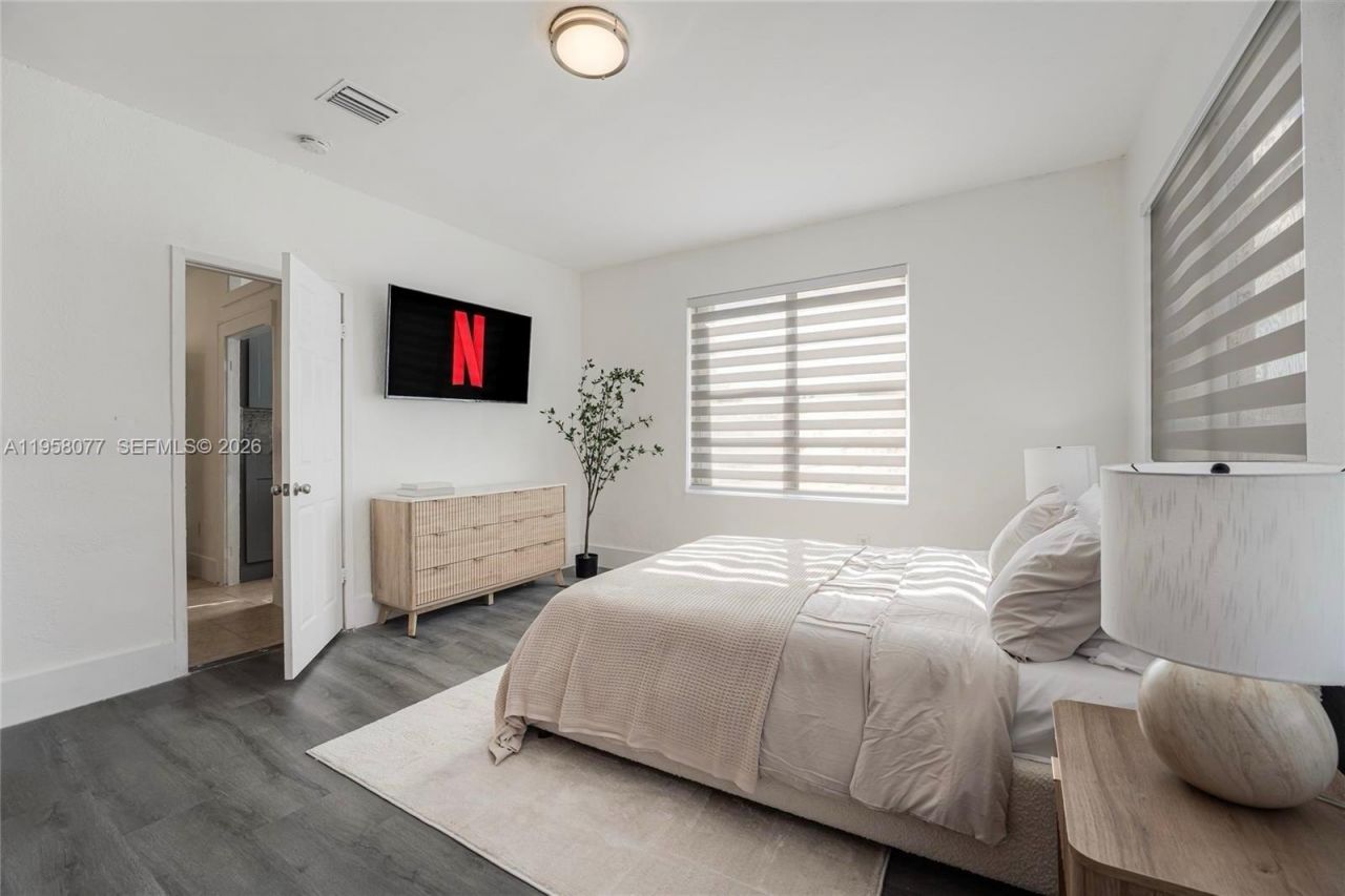 301 SW 10th Ave , Unit 8, Miami, FL 33130 Photo