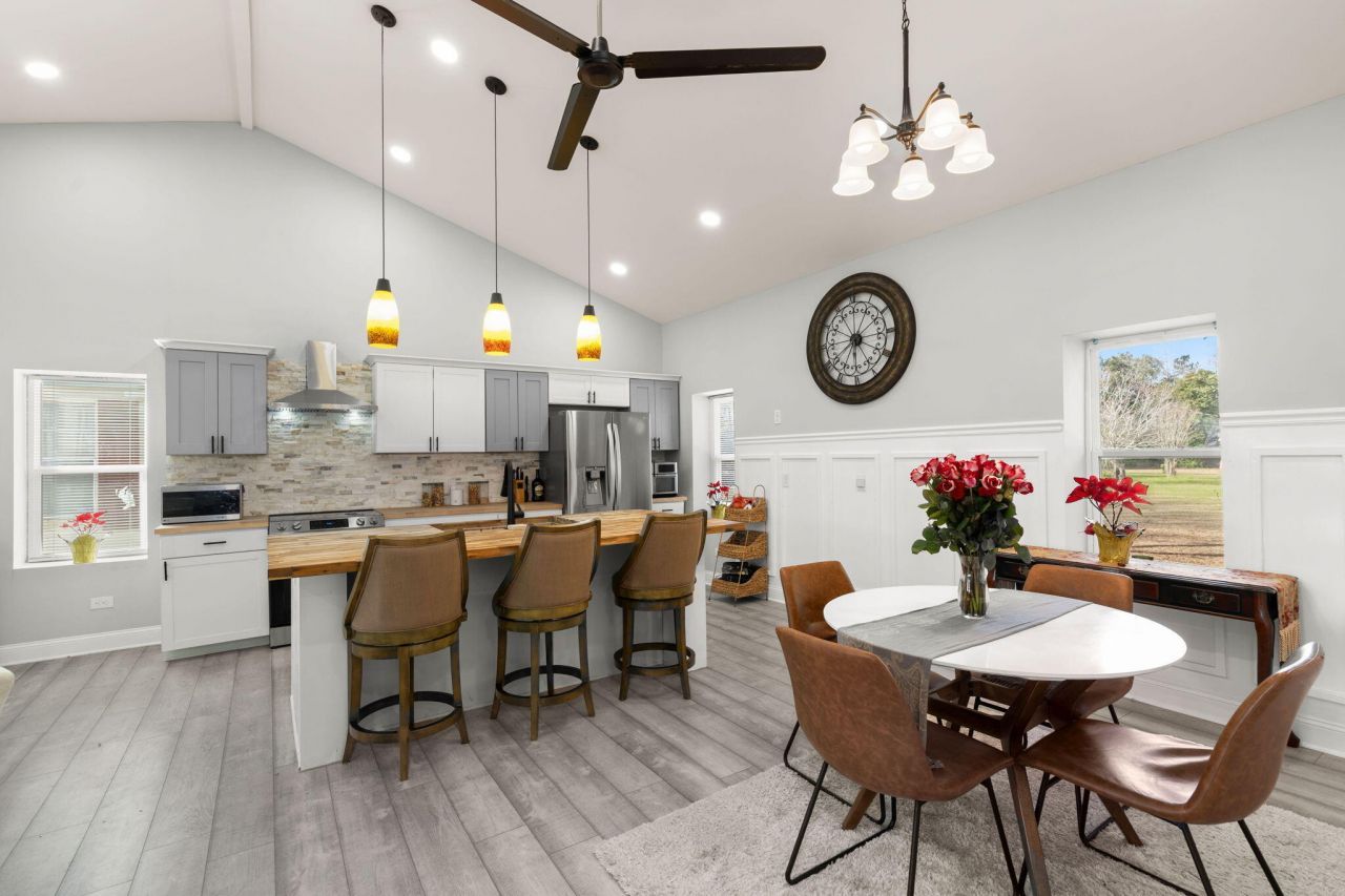 501 Wall Street Photo 13