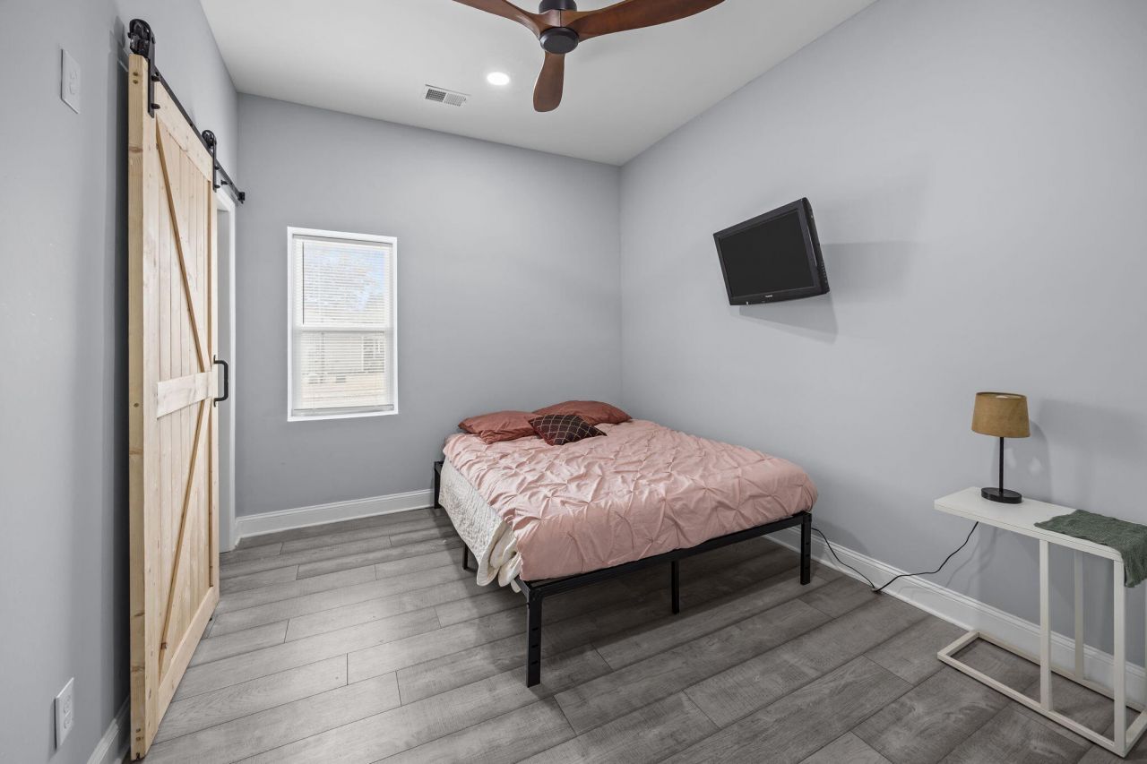 501 Wall Street Photo 14