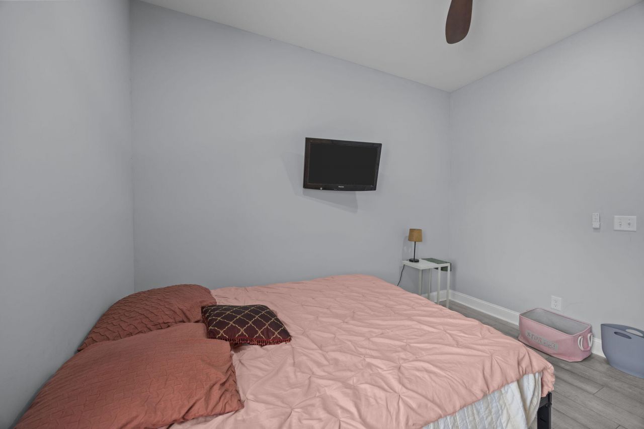 501 Wall Street Photo 15