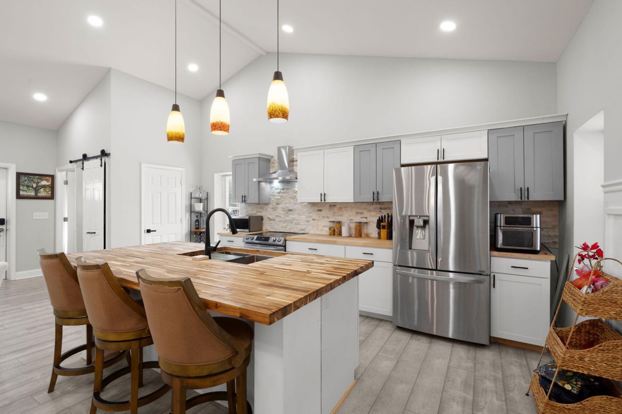 501 Wall Street Photo 15