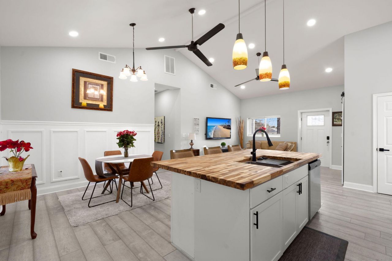 501 Wall Street Photo 18