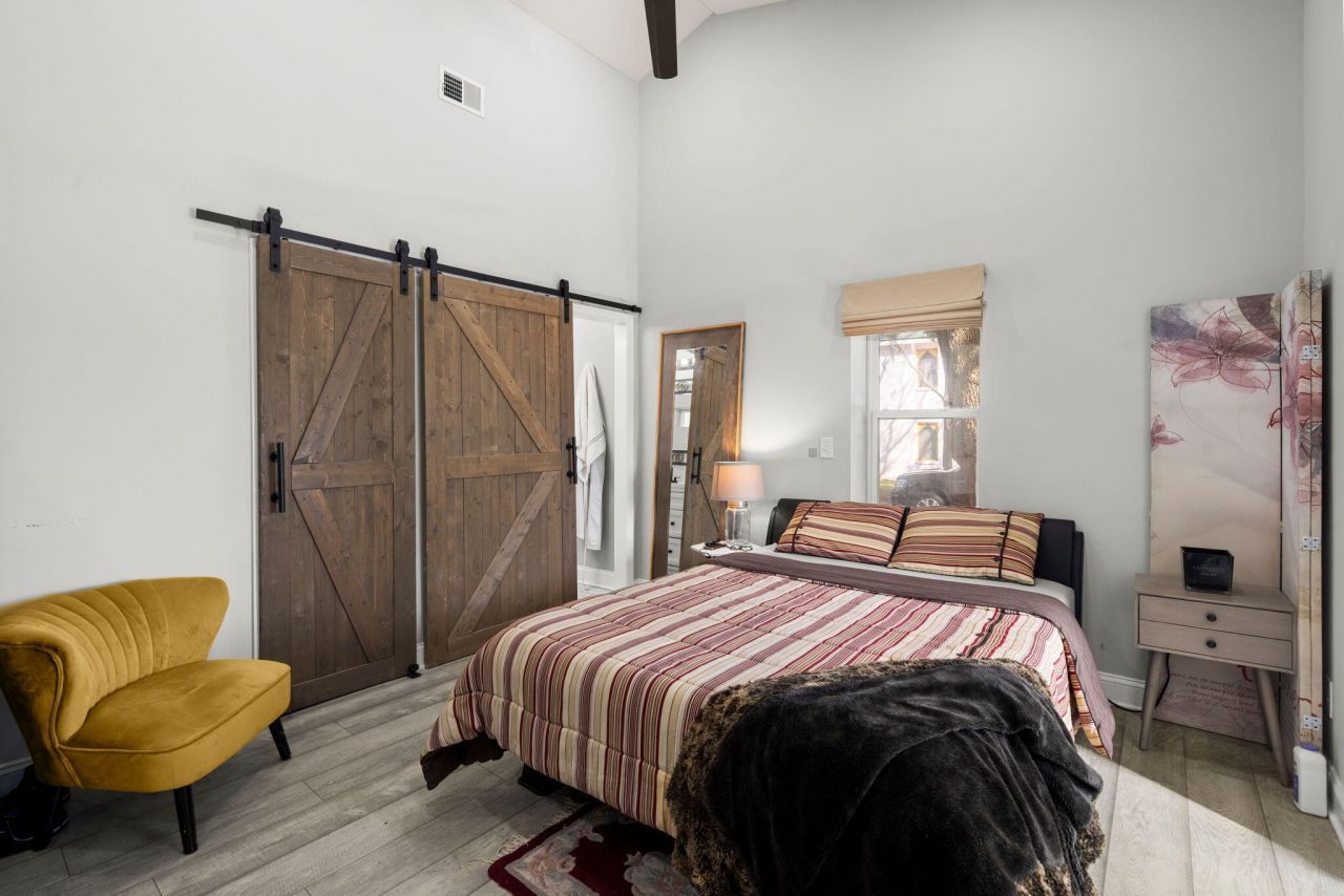 501 Wall Street Photo 19