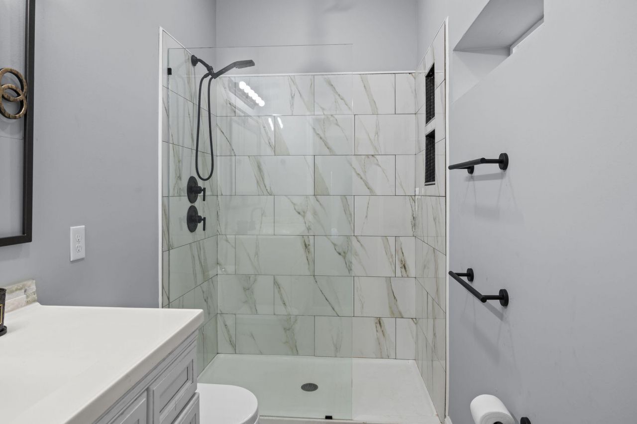 501 Wall Street Photo 28