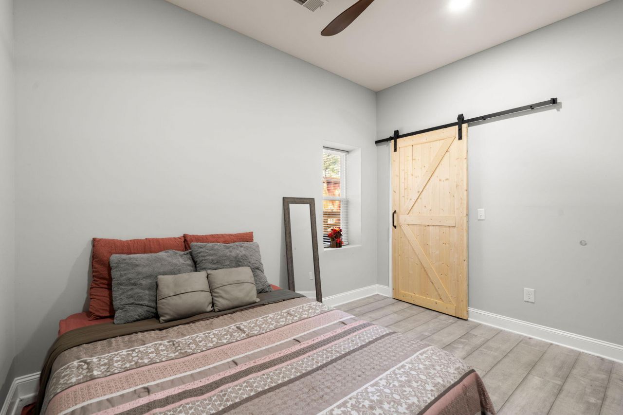 501 Wall Street Photo 28