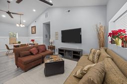 501 Wall Street photo 4