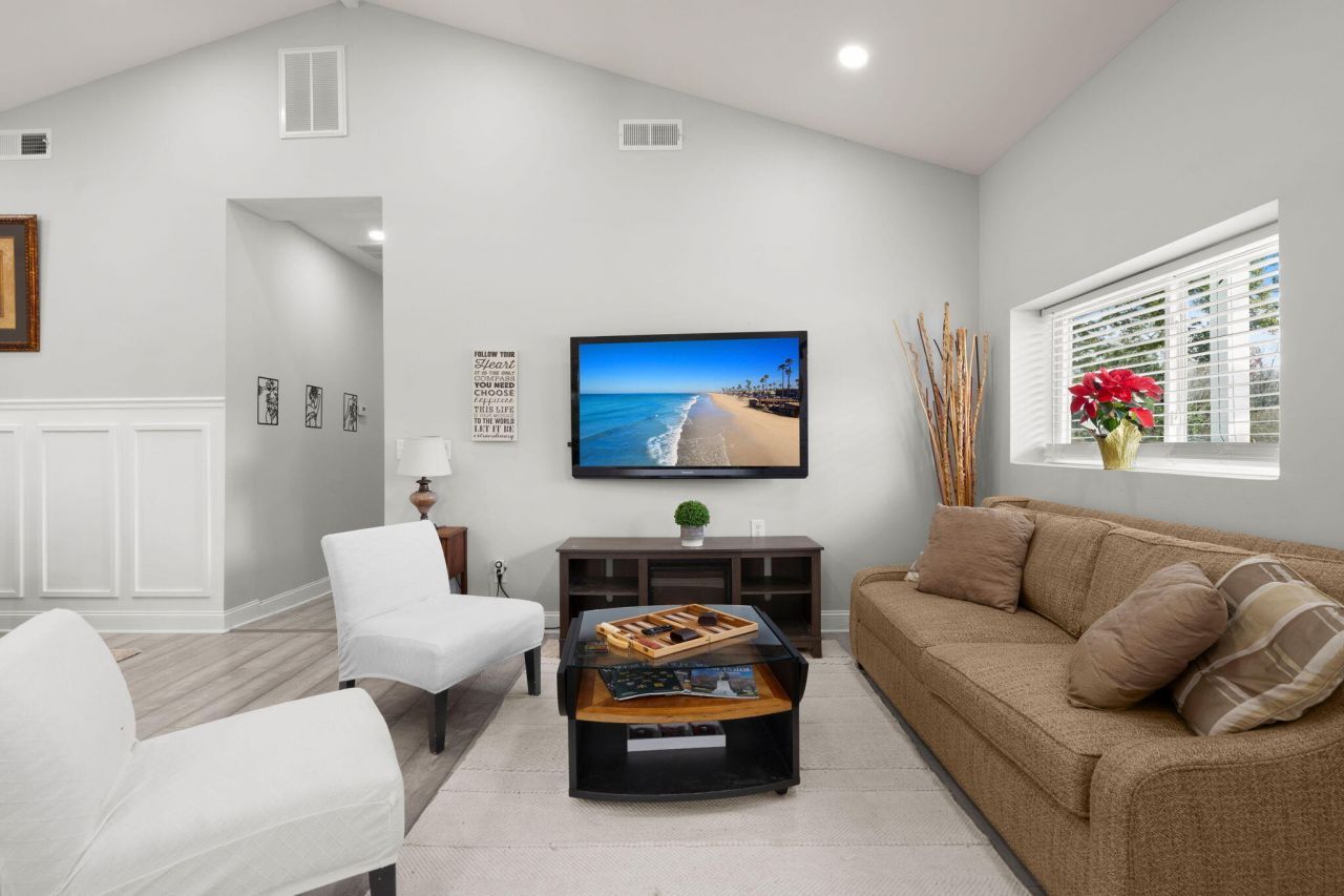 501 Wall Street Photo 8