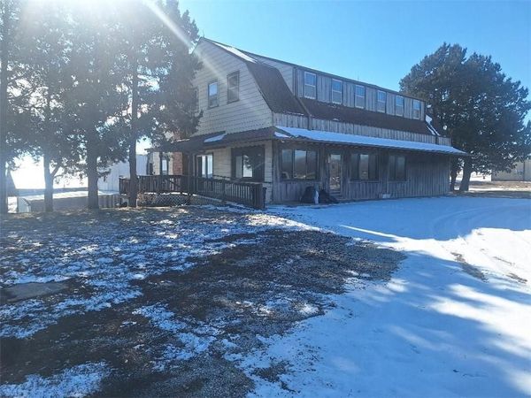 802 E NODAWAY Street, Oregon, MO 64473