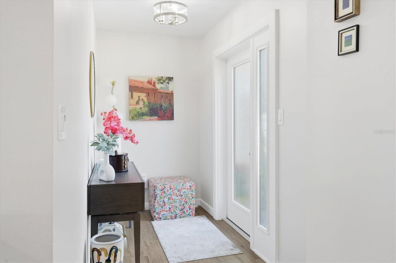 5247 Carmilfra Drive, Sarasota, FL 34231 Photo