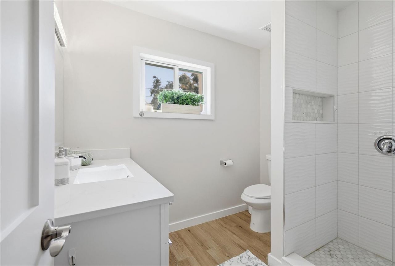 5247 Carmilfra Drive, Sarasota, FL 34231 Photo