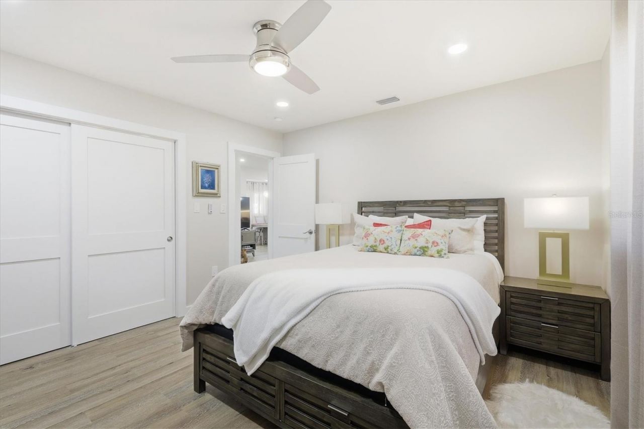 5247 Carmilfra Drive, Sarasota, FL 34231 Photo