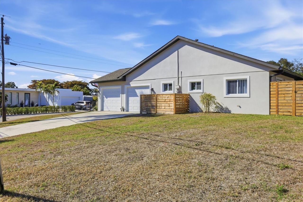 5247 Carmilfra Drive, Sarasota, FL 34231 Photo