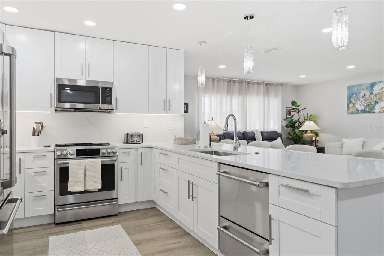 5247 Carmilfra Drive, Sarasota, FL 34231 Photo