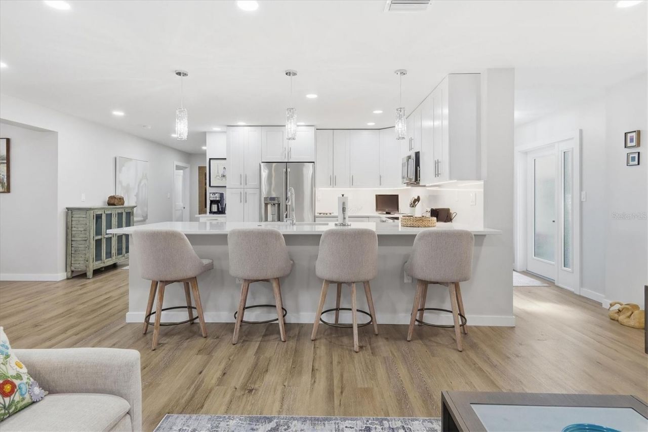 5247 Carmilfra Drive, Sarasota, FL 34231 Photo