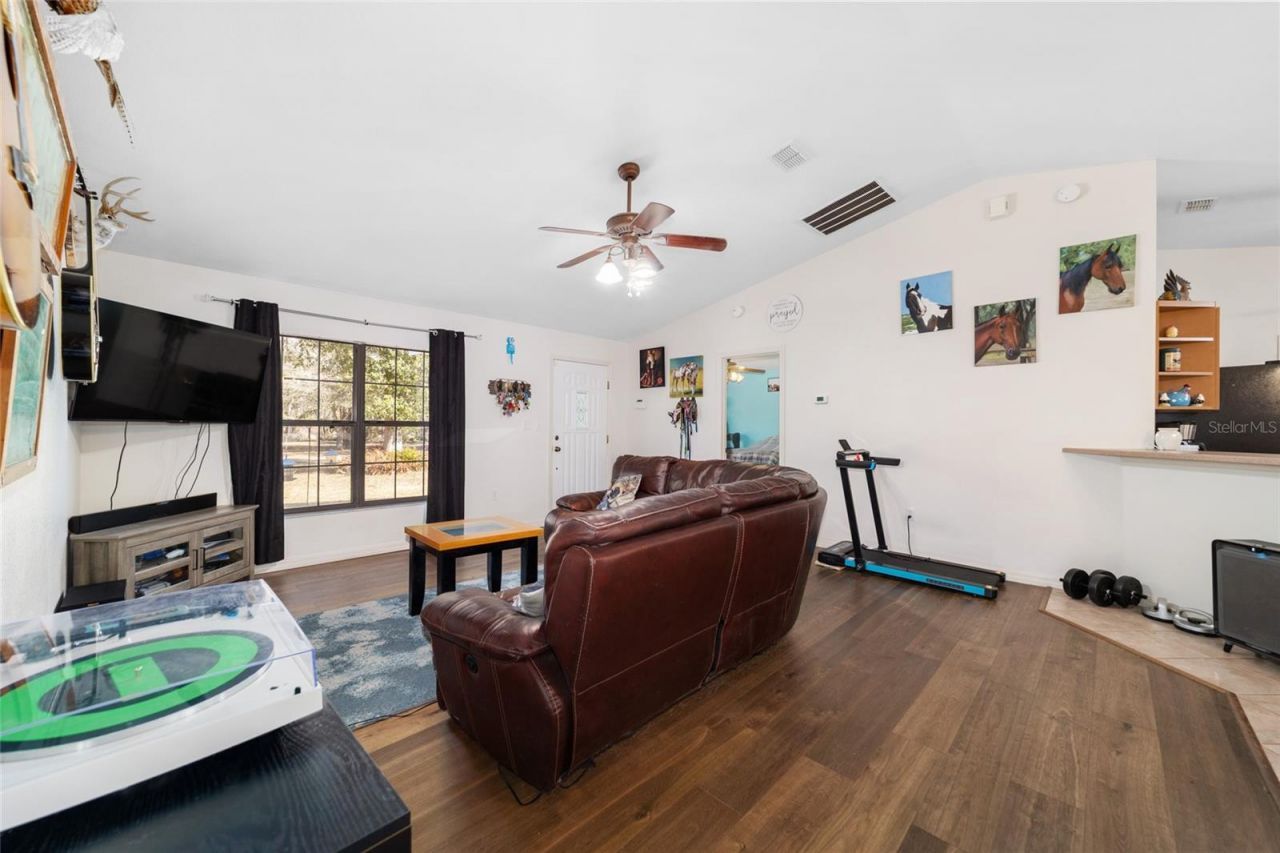 1572 N Highway 314a, Silver Springs, FL 34488 Photo