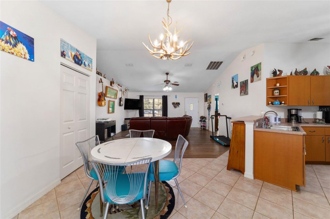 1572 N Highway 314a, Silver Springs, FL 34488 Photo