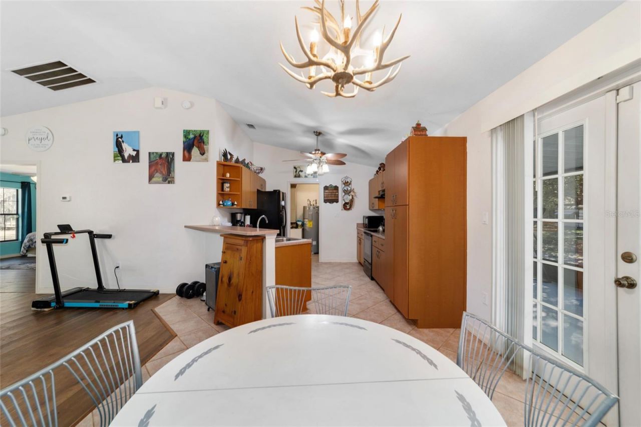 1572 N Highway 314a, Silver Springs, FL 34488 Photo