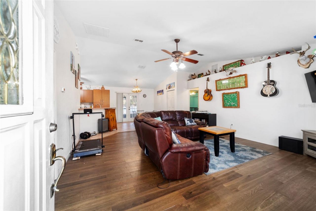 1572 N Highway 314a, Silver Springs, FL 34488 Photo