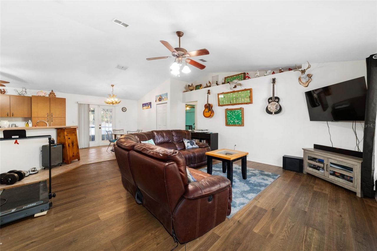 1572 N Highway 314a, Silver Springs, FL 34488 Photo