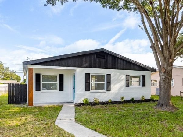 829 89TH AVENUE N, ST PETERSBURG, FL 33702