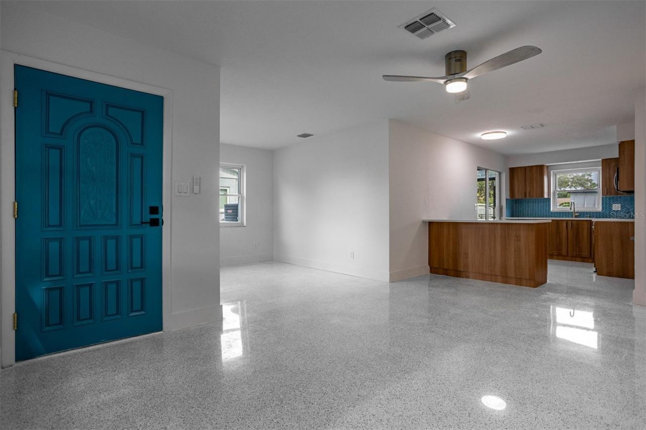 829 89th Avenue N, Saint Petersburg, FL 33702 Photo