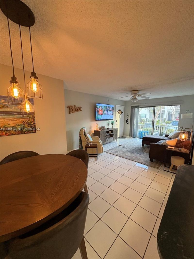 180 Cypress Club Dr , Unit 811, Pompano Beach, FL 33060 Photo