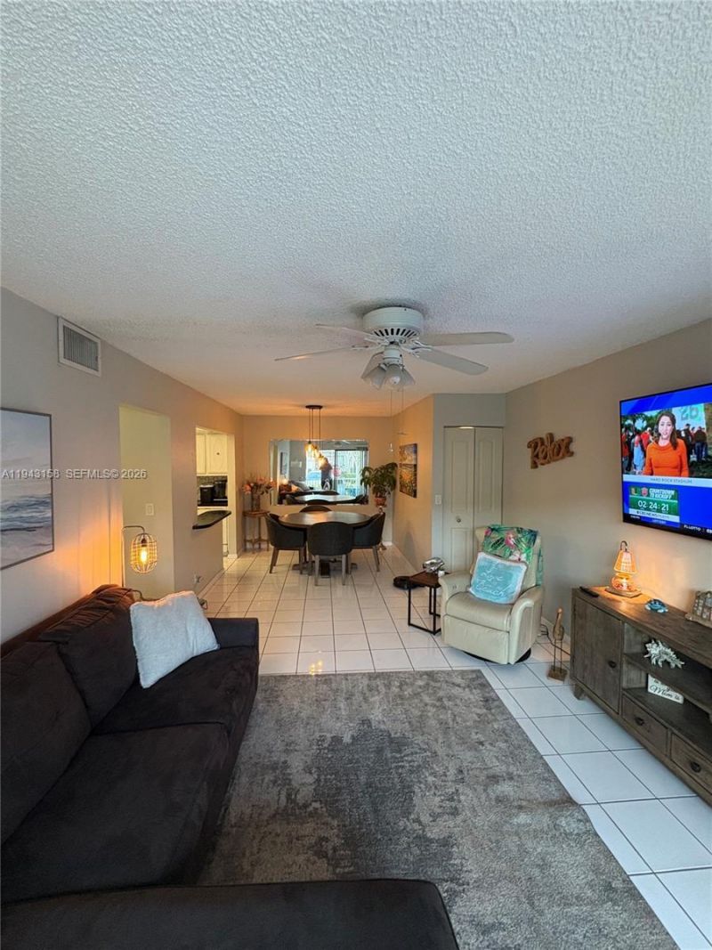 180 Cypress Club Dr , Unit 811, Pompano Beach, FL 33060 Photo