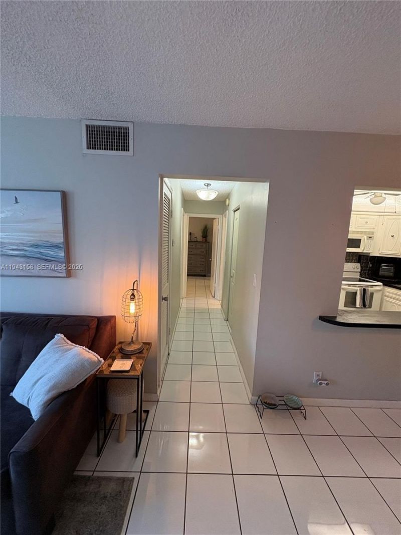 180 Cypress Club Dr , Unit 811, Pompano Beach, FL 33060 Photo