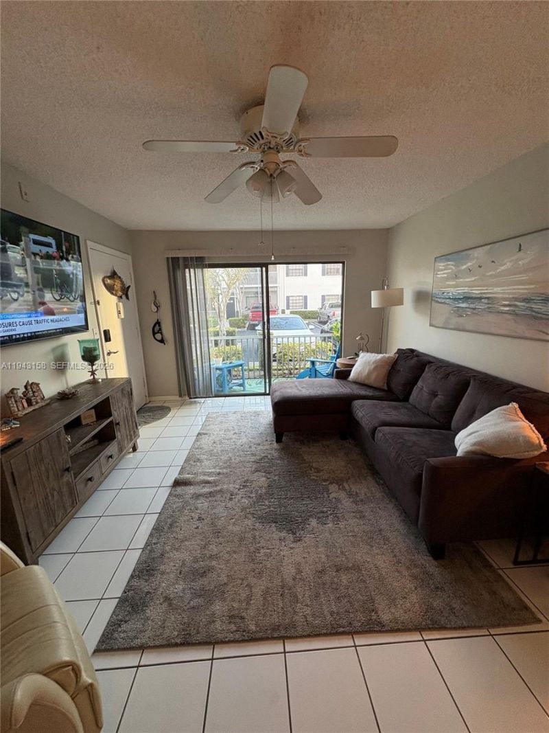 180 Cypress Club Dr , Unit 811, Pompano Beach, FL 33060 Photo