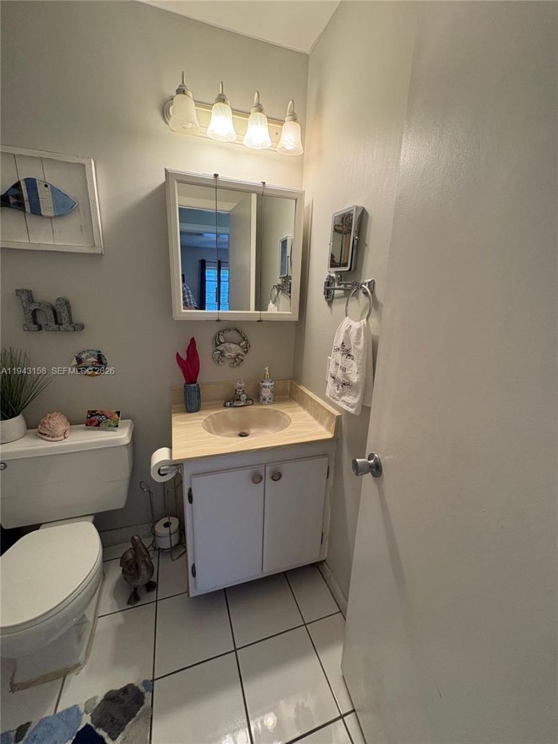 180 Cypress Club Dr , Unit 811, Pompano Beach, FL 33060 Photo