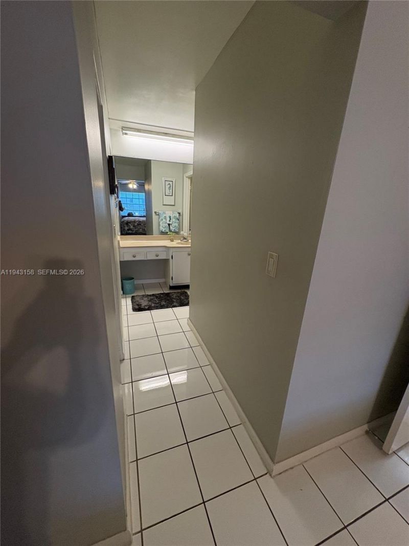 180 Cypress Club Dr , Unit 811, Pompano Beach, FL 33060 Photo