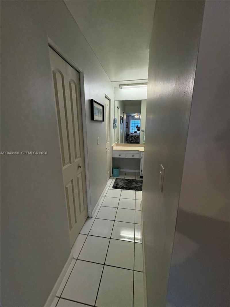 180 Cypress Club Dr , Unit 811, Pompano Beach, FL 33060 Photo