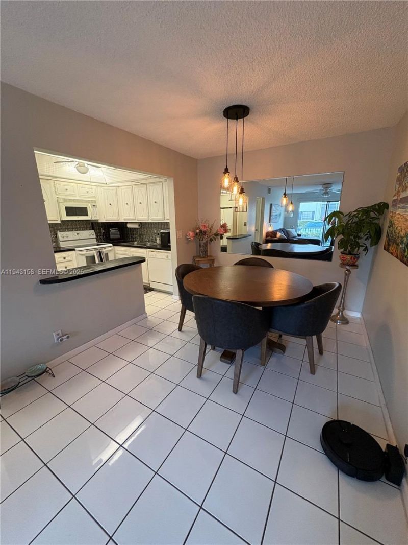 180 Cypress Club Dr , Unit 811, Pompano Beach, FL 33060 Photo