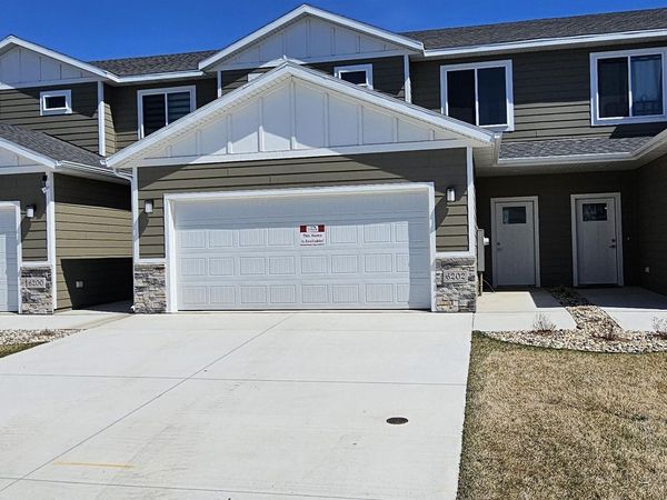 6202 S Hunt Pl, Sioux Falls, SD 57106