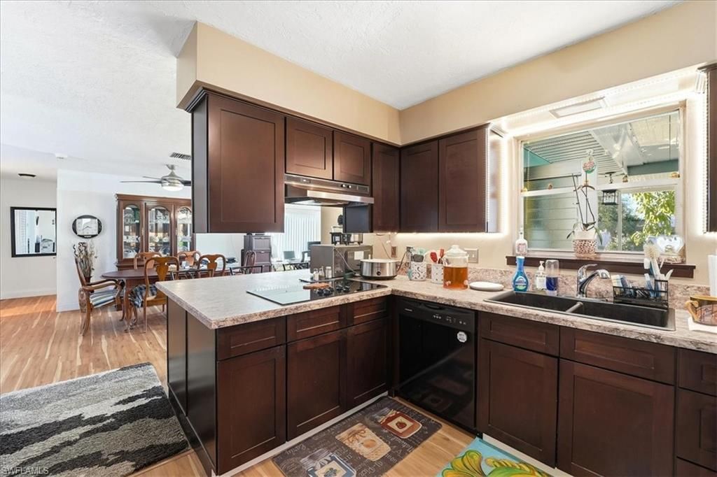 4311 S Pacific Cir, North Fort Myers, FL 33903 Photo