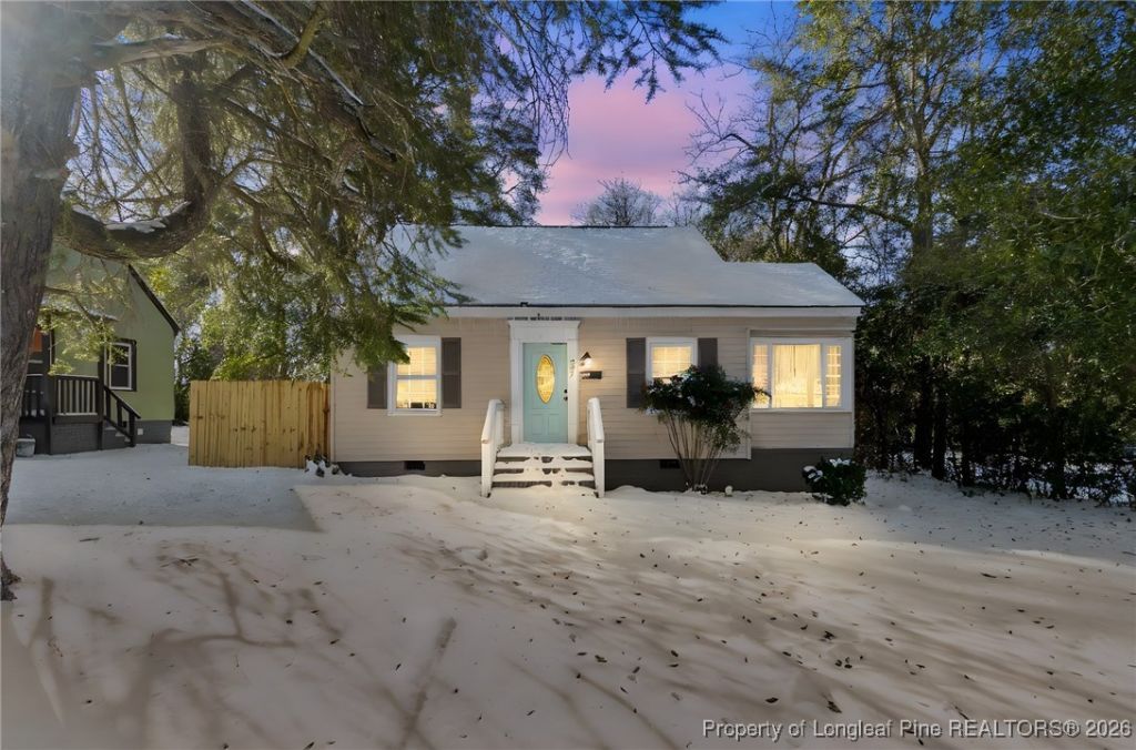 211 Hawthorne Road, Fayetteville, NC 28301 Main Photo