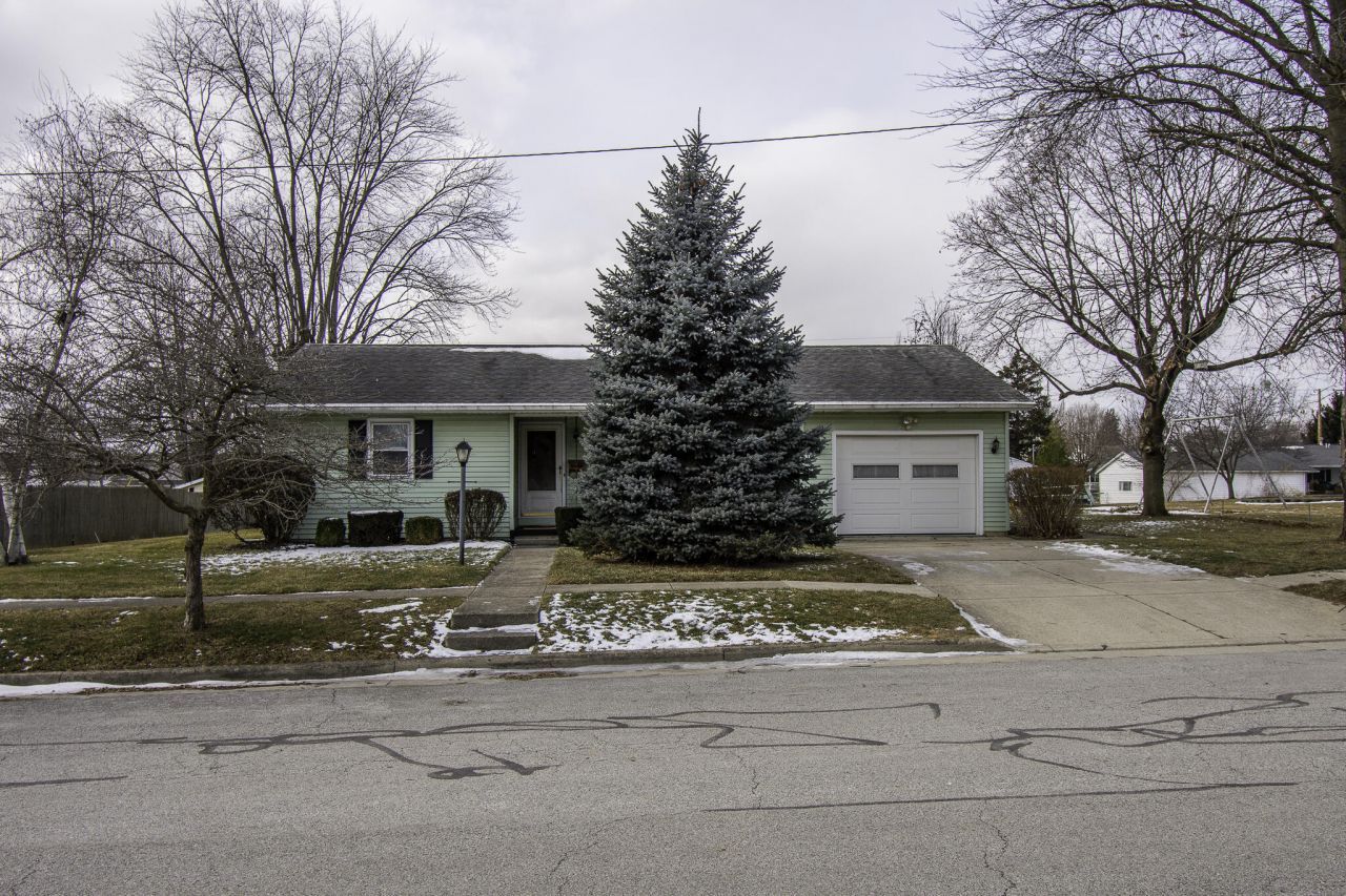 505 Van Buren Street, Wapakoneta, OH 45895 Main Photo