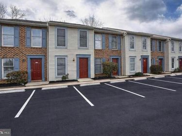 221 N DUKE STREET, HUMMELSTOWN, PA 17036