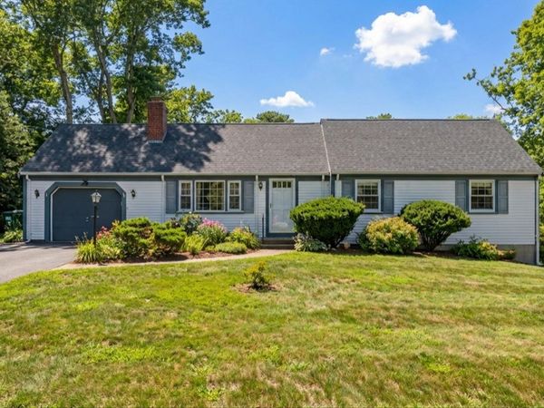 15 Musket Lane, Yarmouth Port, MA 02675
