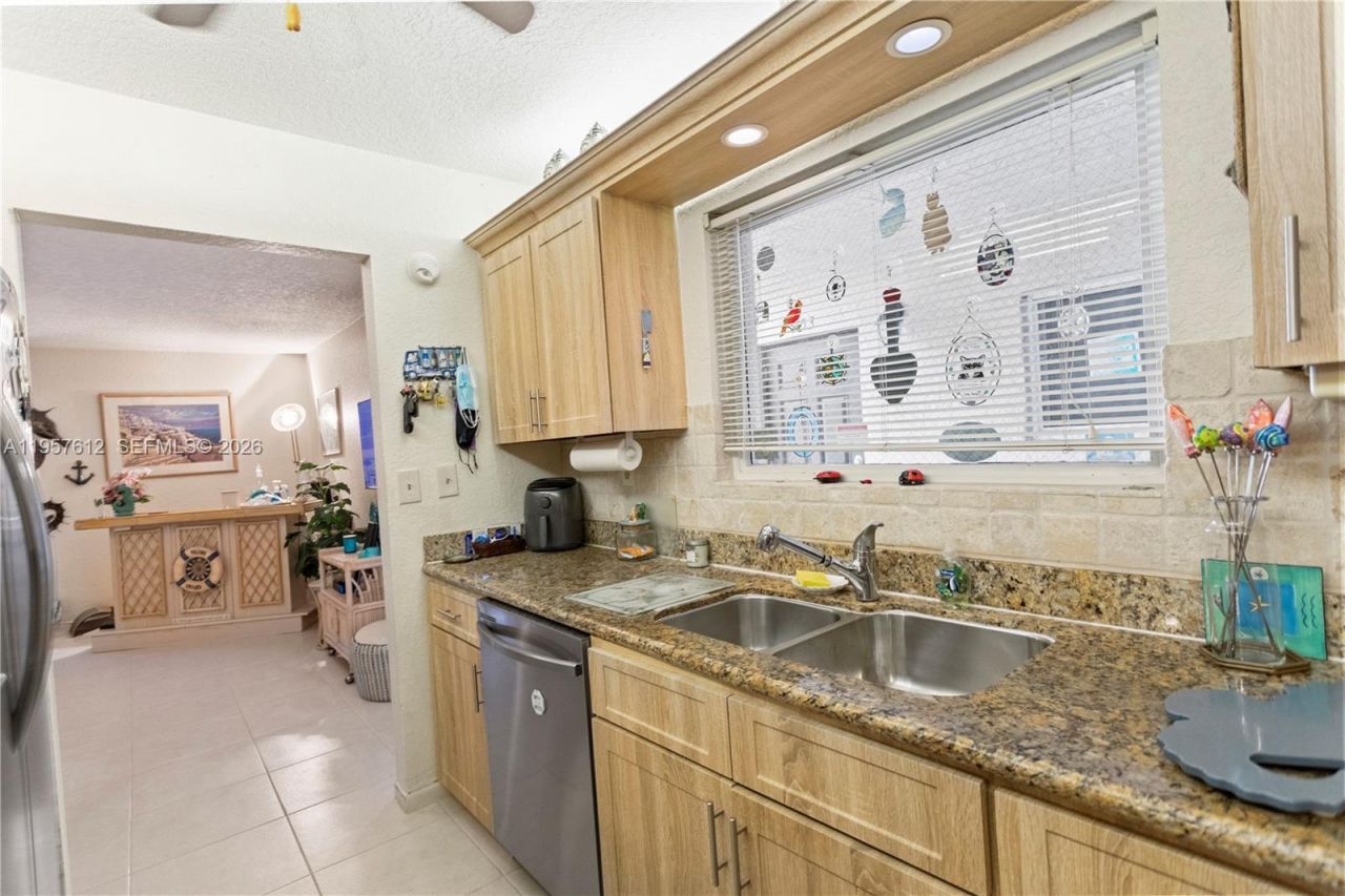 452 N Laurel Dr, Unit 1503, Margate, FL 33063 Photo