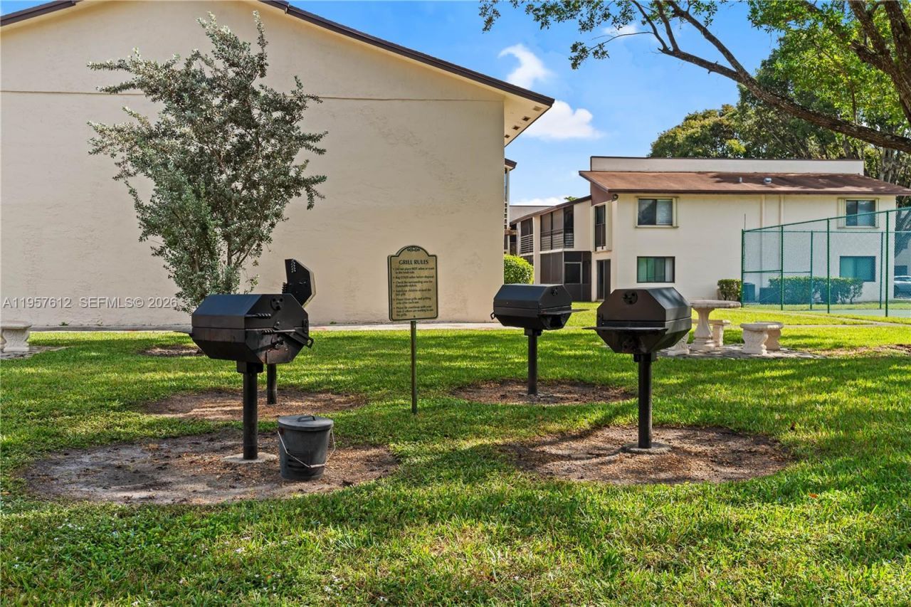 452 N Laurel Dr, Unit 1503, Margate, FL 33063 Photo