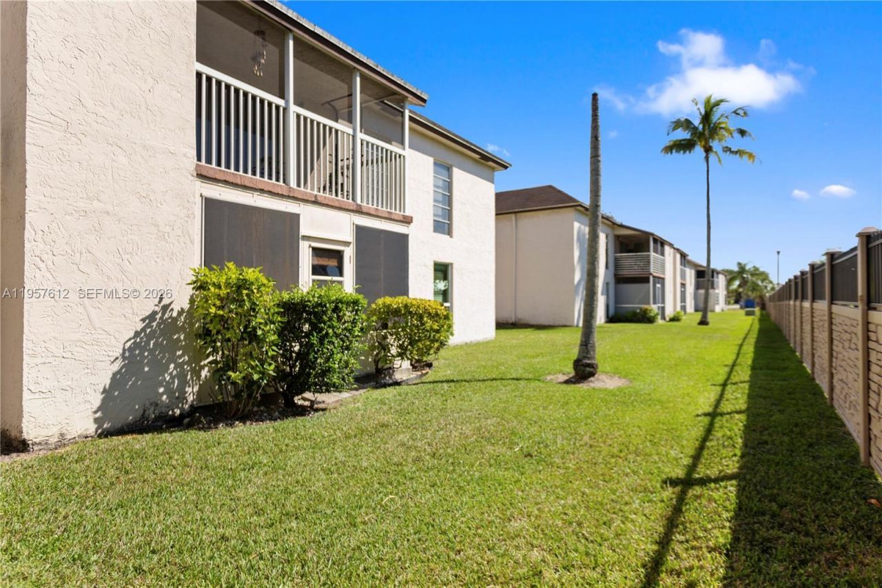 452 N Laurel Dr, Unit 1503, Margate, FL 33063 Photo