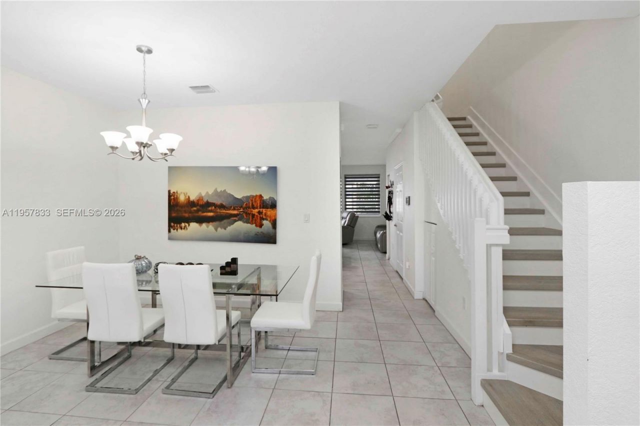 10628 W 33rd Way, Hialeah, FL 33018 Photo