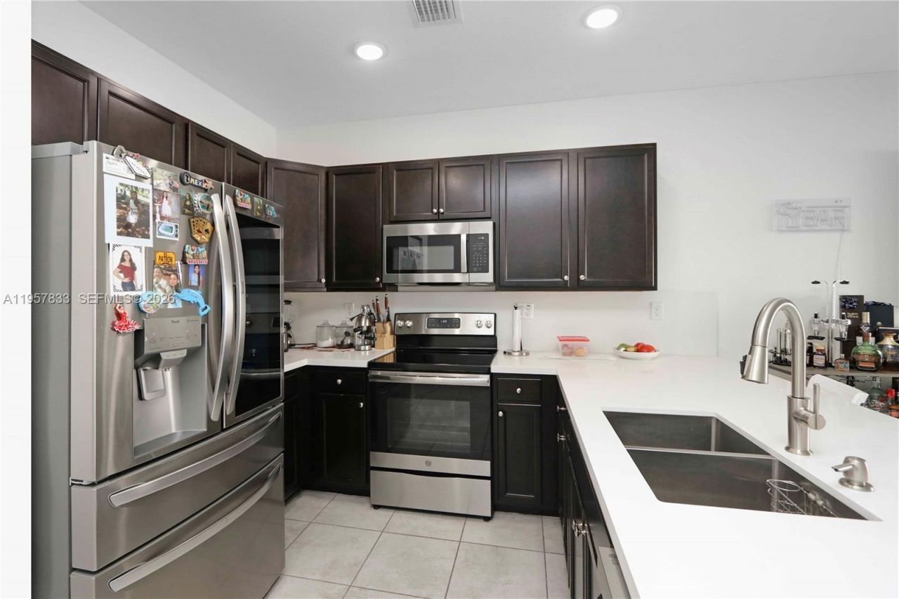 10628 W 33rd Way, Hialeah, FL 33018 Photo