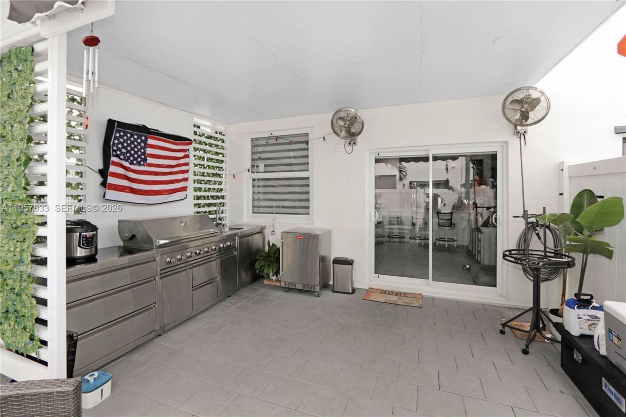 10628 W 33rd Way, Hialeah, FL 33018 Photo