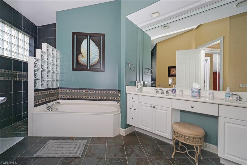 5065 Kensington High St, Naples, FL 34105 Photo