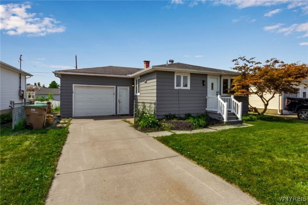 27 Basswood Drive, Buffalo, NY 14227 Main Photo