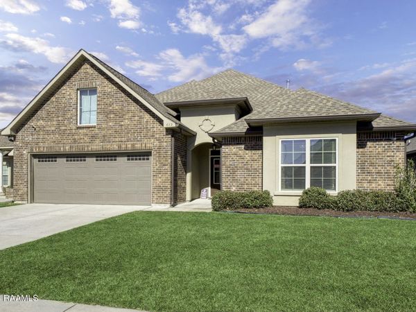 612 Bay Meadow Lane, Lafayette, LA 70507
